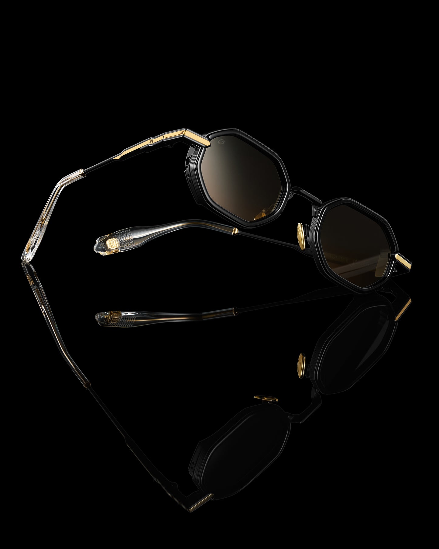 Squadra_THENRI_Traverse_Designer_Sunglasses_Creative.jpg